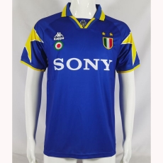 95-96 Juventus Away